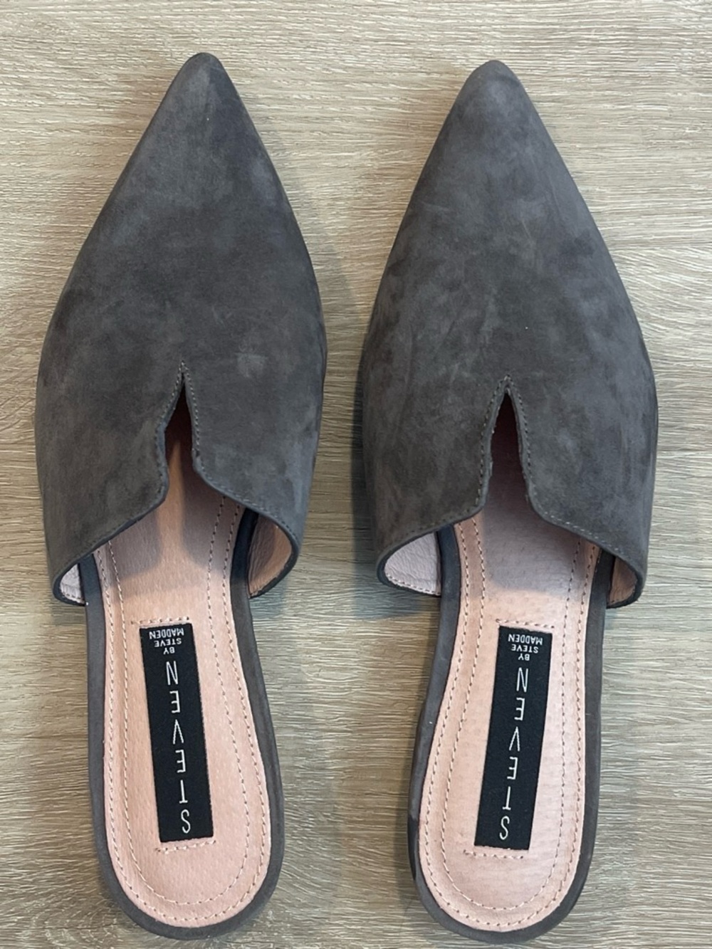 Steve Madden Grey Suede Pointed-Toe Slip-On Mules size 7